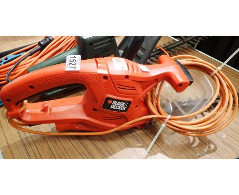 Black & Decker GT4245 420w electric hedge trimmer. Not available for in-house P&P, contact Paul O'Hea at Mailboxes on 01925 6