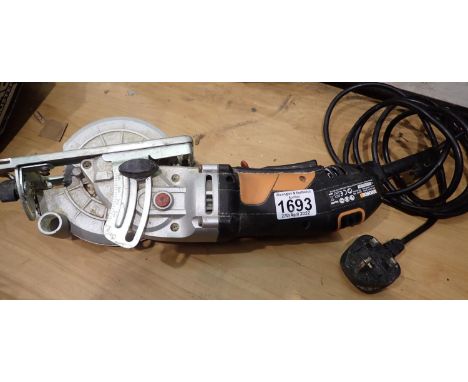 Workshop angle grinder. Not available for in-house P&P, contact Paul O'Hea at Mailboxes on 01925 659133All electrical items i