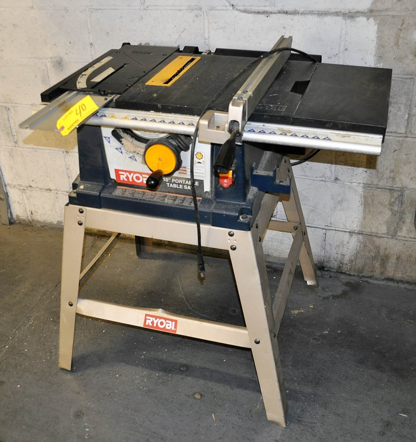 RYOBI 10'' PORTABLE TABLE SAW