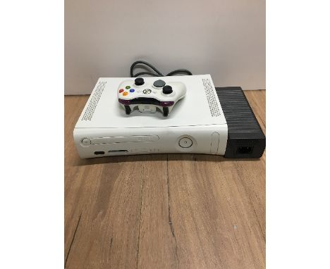 XBOX 360 CONSOLE