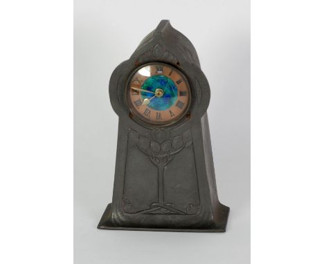 EARLY TWENTIETH CENTURY SOLKETS, ENGLISH PEWTER AND ENAMEL MANTEL CLOCK, BY DAVID VEAZEY, 2 ½" (6.3cm) diameter copper and en