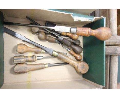 Twelve Vintage Wooden Handled Screwdrivers (some large)