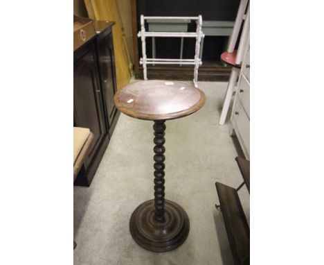 Bobbin Leg Candle Stand