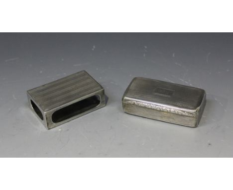 A William IV silver rectangular snuffbox, the hinged lid with scroll thumbpiece and engine turned decoration above reeded sid