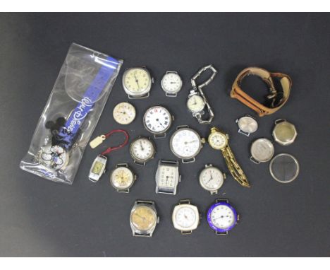 A silver cased and blue enamel fronted lady's wristwatch, import mark London 1916, case diameter approx 3cm, a mother-of-pear