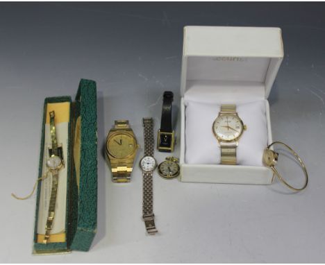 An Accurist 9ct gold circular cased gentleman's wristwatch, the signed circular silvered dial with gilt Arabic and arrow shap