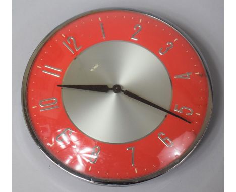 A Vintage Circular Metamec Wall Clock with Clockwork Movement, Working Order, 18.5cm diameter 