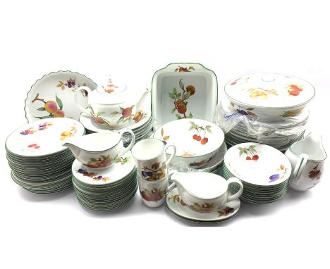 Royal Worcester Evesham Vale pattern dinner service comprising 15 dinner plates, 12 soup bowls, 18 side plates, 9 bowls, 14 t