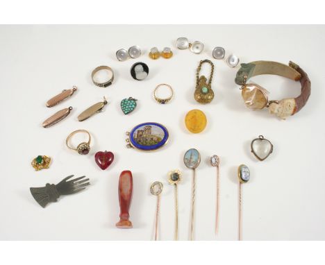A QUANTITY OF JEWELLERY including an agate seal, a diamond stick pin and four other assorted stick pins, a micromosaic clasp 