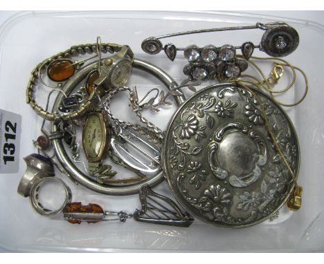 925 and Other Brooches, earrings, vintage ladies wristwatches, rings, pendants on chains, etc.