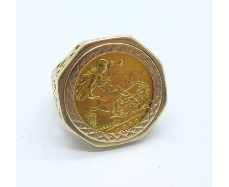 A gentleman's 1982 half sovereign ring with 9ct gold mount, 10.6g gross weight, R