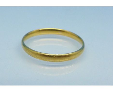 A 22ct gold ring, 1.2g, I