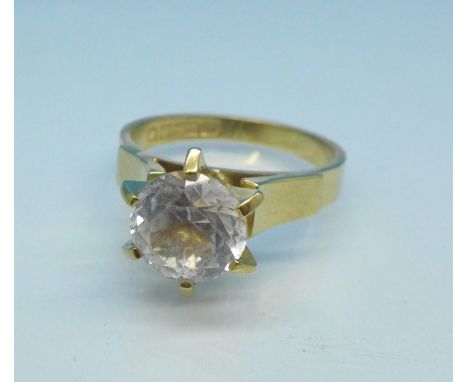 A 9ct gold solitaire ring, 3.3g, K