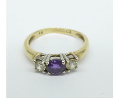 A 9ct gold, three stone ring, 2.3g, N