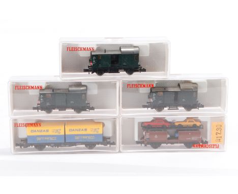 5 Fleischmann Wagen 8225, 8233 und 3x 8301, S N, tw besch., je im OK, Z 3