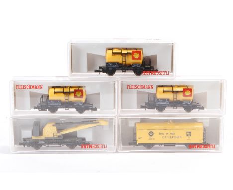 5 Fleischmann Wagen 8322, 3x 8401 und 8502, S N, tw besch., je im OK, Z 3