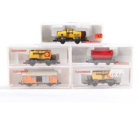 5 Fleischmann Wagen 8331, 2x 8401, 8500 und 8845, S N, tw besch., je im OK, Z 3