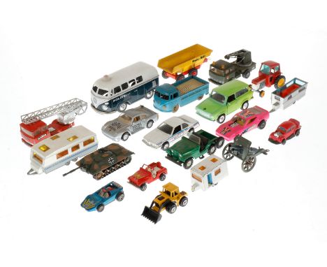 Konv. Modellfahrzeuge, darunter Gama und Corgi etc., bespielt, Z 3-4