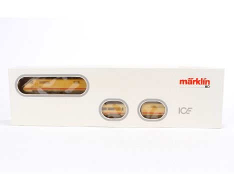 Märklin Triebwagen ”ICE” 3371, S H0, komplett, Alterungs- und Gebrauchsspuren, im leicht besch. OK, Z 2-3
