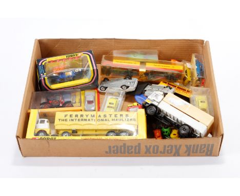Konv. mit versch. Modellfahrzeugen, darunter Corgi, Gama, Tekno, etc., tw in OVP, Z 3