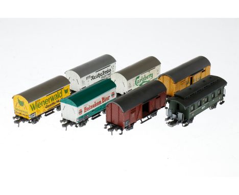 Konv. 7 Fleischmann Bier-/Bananen-/Wienerwald-Wagen, Blech und 2 Fleischmann Kunststoff-Wagen, S H0, Z 2-3