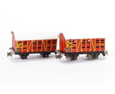 2 Märklin Kleintierwagen 386, S H0, Blech, mit Klauenkupplungen, LS, im besch. Unter-OK, Z 3