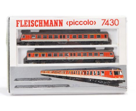 Fleischmann Triebwagen 7430, S N, 2-teilig, Alterungs- und Gebrauchsspuren, OK, Z 2-3