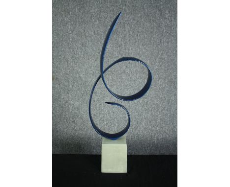 Abstract sculpture. Aluminium enamelled in blue on a ceramic plinth. H.73cm. 