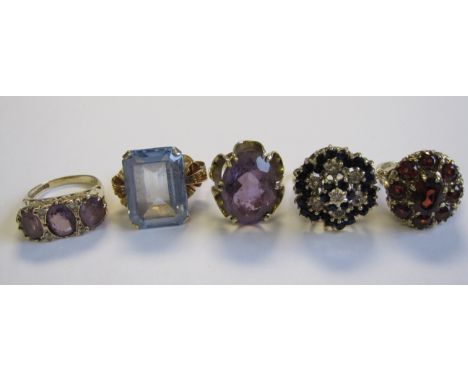 Five Dress Rings set Amethyst, Garnets, etc in 9ct gold