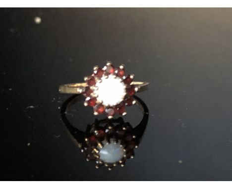 9ct Gold ring set with opal & garnets Size M 2.6g