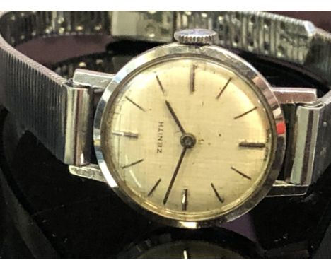 Zenith ladies wristwatch, manual wind movement. Currently ticking & keeping good time 