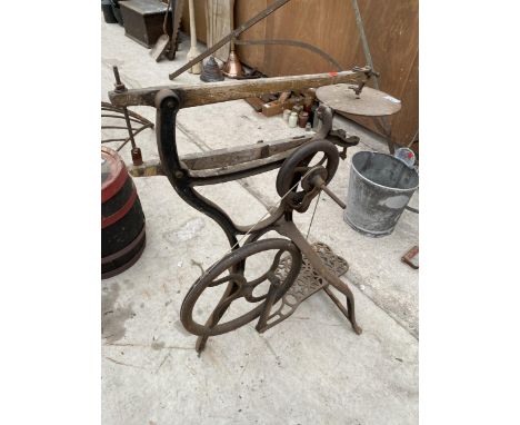 A VINTAGE 'LESTER IMPROVED' TREADLE SCROLL SAW 