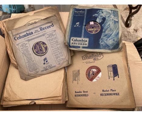 A LARGE COLLECTION OF VINTAGE LP RECORDS 