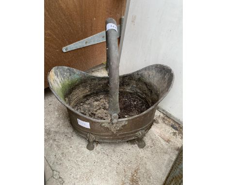 A VINTAGE COPPER COAL BUCKET 