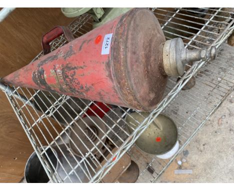 A VINTAGE MINIMAX FIRE EXTINGUISHER 