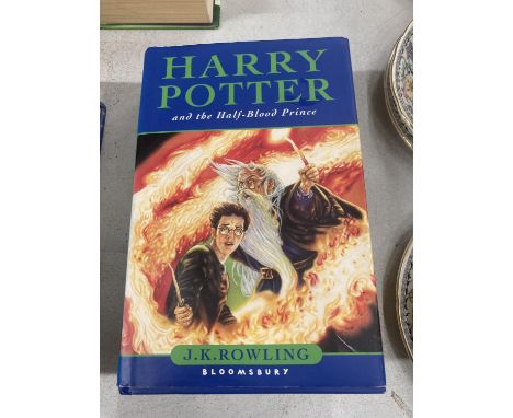 A FIRST EDITION HARDBACK HARRY POTTER AND THE HALF-BLOOD PRINCE BY J.K. ROWLING WITH DUST COVER PUBLISHED BY BLOOMSBURY IN GO