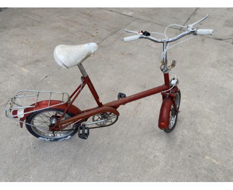 A VINTAGE LADIES BIKE 