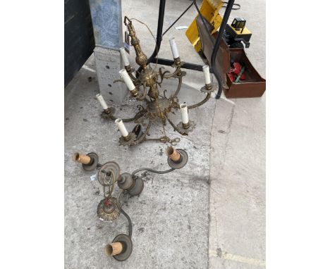 A DECORATIVE VINTAGE THREE BRANCH CEILING LIGHT FITTING 