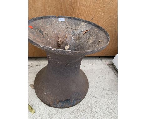 A VINTAGE CAST IRON PEDESTAL BASE 