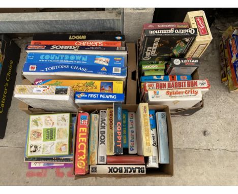 A SELECTION OF VINTAGE AND RETRO BOARD GAMES 