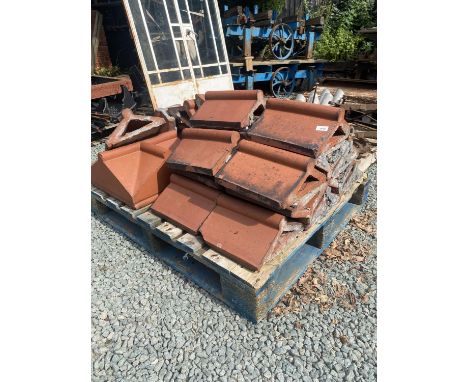 PALLET OF RUABON RED COPING STONES APPROX 20 + PILLAR TOP 