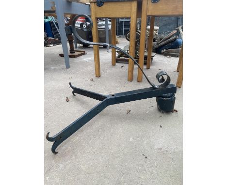 METAL CORNER LAMP BRACKET 
