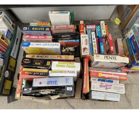 A SELECTION OF VINTAGE AND RETRO BOARD GAMES 
