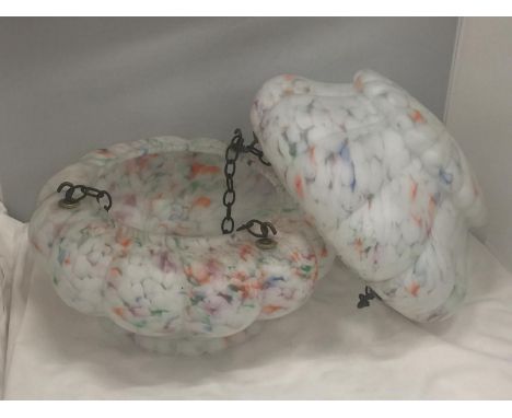 TWO VINTAGE RETRO CEILING LIGHT SHADES WITH HANGING CHAINS IN A MOTTLED EFFECT DIAMETER 31CM 