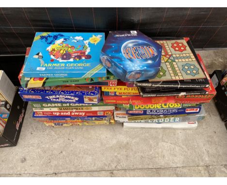 A SELECTION OF VINTAGE AND RETRO BOARD GAMES 