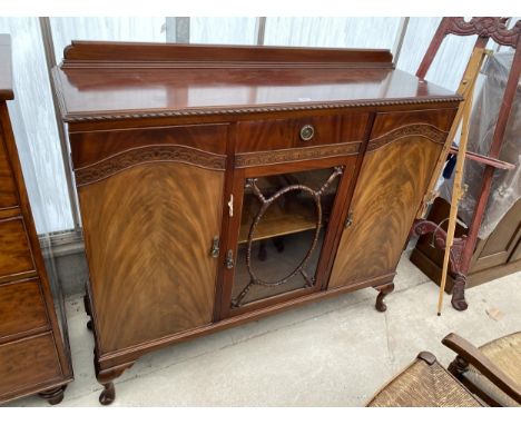 AN EDWARDIAN MAHOGANY ROPE EDGE CABINET WITH A GLAZED CENTRAL DOOR , TWO END CUPBOARDS, ON CABRIOLE LEGS 53" WIDE 