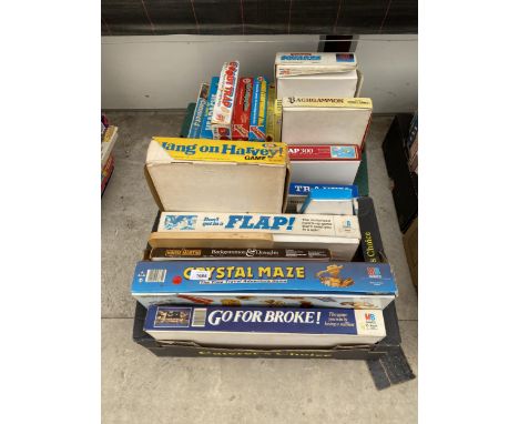 A SELECTION OF VINTAGE AND RETRO BOARD GAMES 