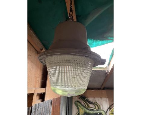 LARGE INDUSTRIAL PENDANT LIGHT 