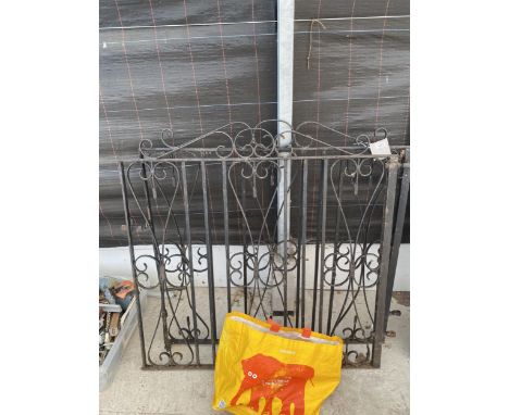 A PAIR OF GARDEN GATES AND GATE FITTINGS (W:216CM) 