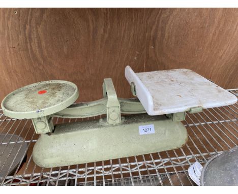 A SET OF VINTAGE KITCHEN BALANCE SCALES 
